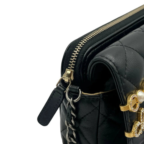 【中古】 CHANEL シャネル マトラッセ ココクリップ チェーンウォレット ブラック ラムスキン ゴールド金具 31番台(2021年) ショルダーバッグ 中古品 (CHANEL,matelasse,coco clip,chain,walletshourderbag,lambskin,black,gold,used)