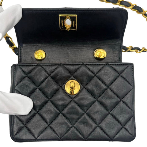 【中古】 CHANEL シャネル ミニマトラッセ ショルダーバッグ ブラック ラムスキン ブラック系 ゴールド金具 1番台(1992～1993年) ブランドバッグ ショルダーバッグ 中古品 (CHANEL,minimatelasse,shourderbag,black,lambskin,gold,used)