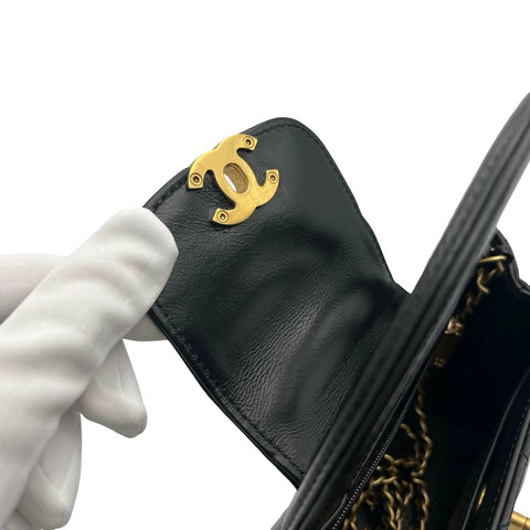 【中古】 CHANEL シャネル ナノケリー ブラック カーフスキン ブラック系 ゴールド金具 ランダム番(2021年～) 2way ショルダーバッグ 中古品 レディース (CHANEL,nanokelly,calfskin,handbag,black,gold,2way,handbag,shourderbag,used)