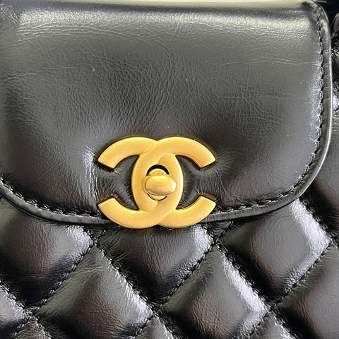 【中古】 CHANEL シャネル ナノケリー ブラック カーフスキン ブラック系 ゴールド金具 ランダム番(2021年～) 2way ショルダーバッグ 中古品 レディース (CHANEL,nanokelly,calfskin,handbag,black,gold,2way,handbag,shourderbag,used)