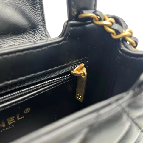 【中古】 CHANEL シャネル ナノケリー ブラック カーフスキン ブラック系 ゴールド金具 ランダム番(2021年～) 2way ショルダーバッグ 中古品 レディース (CHANEL,nanokelly,calfskin,handbag,black,gold,2way,handbag,shourderbag,used)