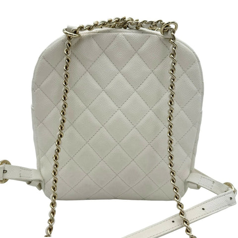 【中古】 CHANEL シャネル マトラッセ バックパック ホワイト キャビアスキン ホワイト系 ゴールド金具 26番台(2018年) ブランドバッグ リュック 中古品 (CHANEL,matelasse,white,caviaskin,gold,backpack,used)