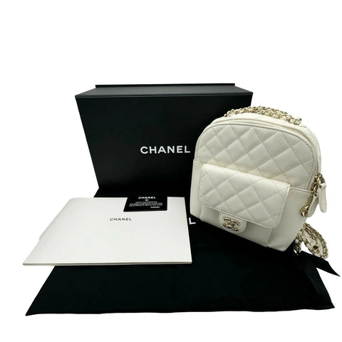 【中古】 CHANEL シャネル マトラッセ バックパック ホワイト キャビアスキン ホワイト系 ゴールド金具 26番台(2018年) ブランドバッグ リュック 中古品 (CHANEL,matelasse,white,caviaskin,gold,backpack,used)