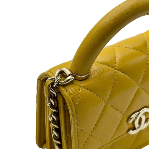 【中古】 CHANEL シャネル マトラッセ トップハンドル ミニ ショルダーバッグ イエロー ラムスキン イエロー系 ゴールド金具 ランダム番(2021年～) 中古品 (CHANEL,matelasse,tophandle,mini,shourderbag,rambskin,yellow,gold,used)