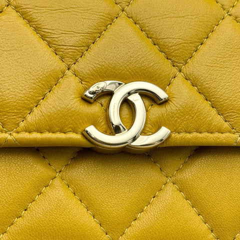 【中古】 CHANEL シャネル マトラッセ トップハンドル ミニ ショルダーバッグ イエロー ラムスキン イエロー系 ゴールド金具 ランダム番(2021年～) 中古品 (CHANEL,matelasse,tophandle,mini,shourderbag,rambskin,yellow,gold,used)