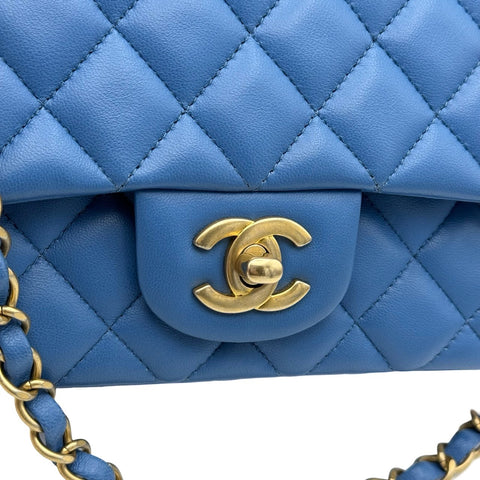 【中古】 CHANEL シャネル ミニマトラッセ チェーン ショルダーバッグ ブルー ラムスキン ブルー系 ゴールド金具 27番台(2018年) ブランドバッグ ショルダーバッグ 中古品 (CHANEL,minimatelasse,blue,lambskin,gold,shourderbag,used)