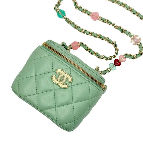 [Used] CHANEL Chanel Matelasse Small Vanity Chain Shoulder Bag Green Lambskin Green Gold Hardware Random Number (2021-) Used (CHANEL, matelasse, small, vanity, chain, shourderbag, lambskin, green, gold, used)