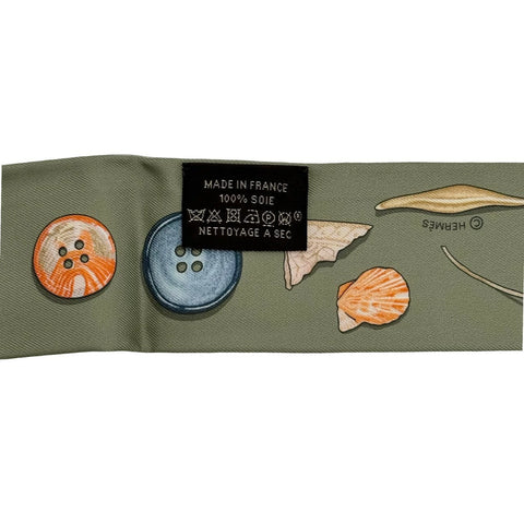 [Brand new, unused] Hermes TWILLY "In the Pocket" H062340S06 100% silk, women's, present, gift