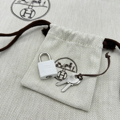 【新品未使用】 Hermès エルメス ピコタンロックPM ホワイト×ヴェールフィズ トリヨンクレマンス シルバー金具 W刻(2024年) ピコタンロックエクラ