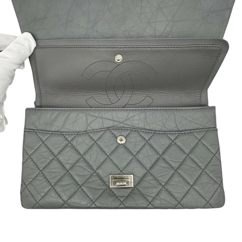 【中古】 CHANEL シャネル マトラッセ 2.55 チェーン ショルダーバッグ グレー カーフレザー シルバー金具 12番台(2008～2009年) ブランドバッグ 中古品 (CHANEL,matelasse,2.55,calf,leather,glay,silver,chain,shourder,bag,used)