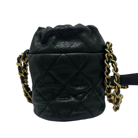 【中古】 CHANEL シャネル マトラッセ チェーンバケットバッグ チェーンショルダー キャビアスキン ブラック系 ゴールド金具 ランダム番(2021年～) ブランドバッグ 中古品 (CHANEL,MATELASSE,black,caviarskin,chain,bucketbag,used)