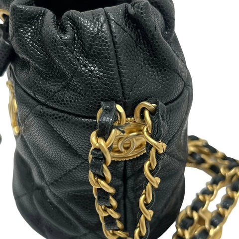 【中古】 CHANEL シャネル マトラッセ チェーンバケットバッグ チェーンショルダー キャビアスキン ブラック系 ゴールド金具 ランダム番(2021年～) ブランドバッグ 中古品 (CHANEL,MATELASSE,black,caviarskin,chain,bucketbag,used)