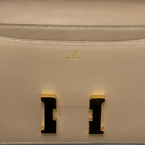 【中古】 Hermès エルメス コンスタンスエラン アルジル ベージュ系 スイフト ゴールド金具 □P刻(2012年) ブランドバッグ ショルダーバッグ バッグ 中古品 レディース  (HERMES,CONSTANCE ELAN,argile,swift,gold,shoulder bag,used)