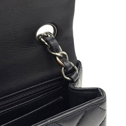 【中古】 CHANEL シャネル MINI MATELASSE ミニマトラッセ ショルダーバッグ 23番台(2016年) ブラック ラムスキン 中古 USED バッグ
