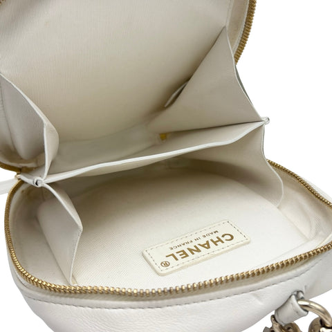 【中古】 CHANEL シャネル ハンドルバッグ  ホワイト ラムスキン 30番台(2020-2021年) ブランドバッグ ショルダーバッグ  中古品 レディース