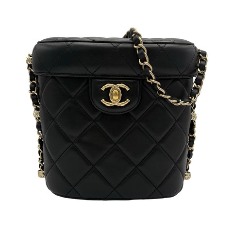 【中古】 CHANEL シャネル バニティチェーンショルダーバッグ  ブラック ラムスキン ランダム番(2021～年) ブランドバッグ ショルダーバッグ  中古品 レディース