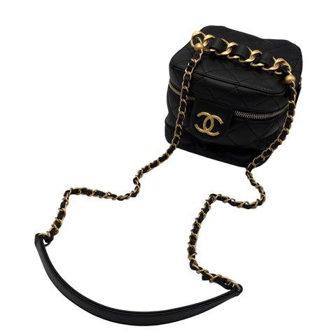 【中古】 CHANEL シャネル VANITYBAG  バニティバッグ ブラック カーフスキン ブランドバッグ ショルダーバッグ 中古品